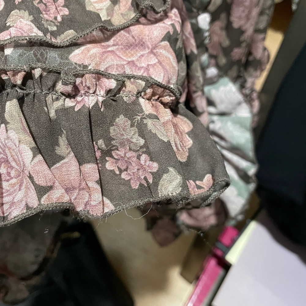 V Chapman Carmella Long Sleeve floral Maxi Dress in Dusty Rose - Picture 5 of 9